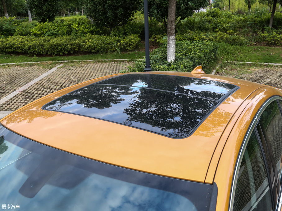 2018R1ϵ 118i OӋb