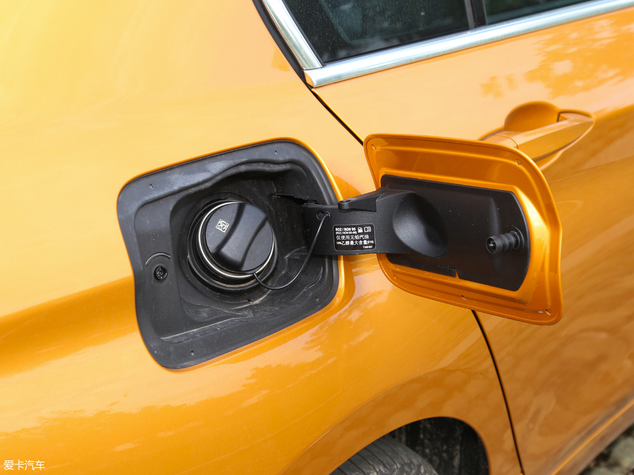 2018R1ϵ 118i OӋb