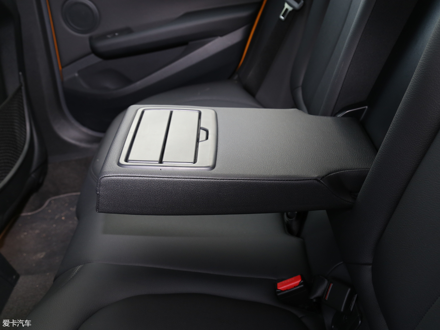 2018R1ϵ 118i OӋb