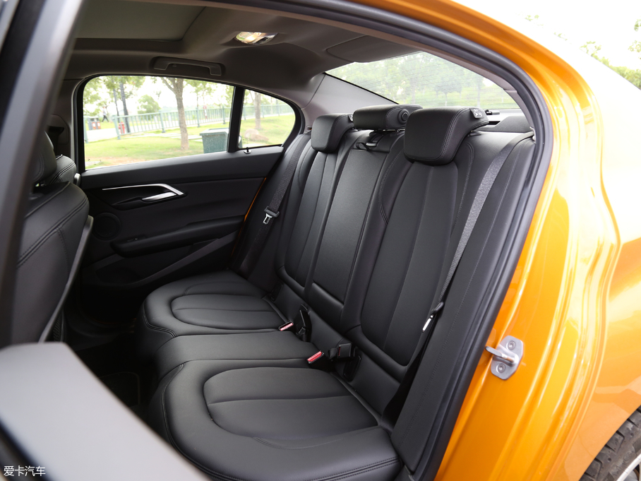 2018R1ϵ 118i OӋb