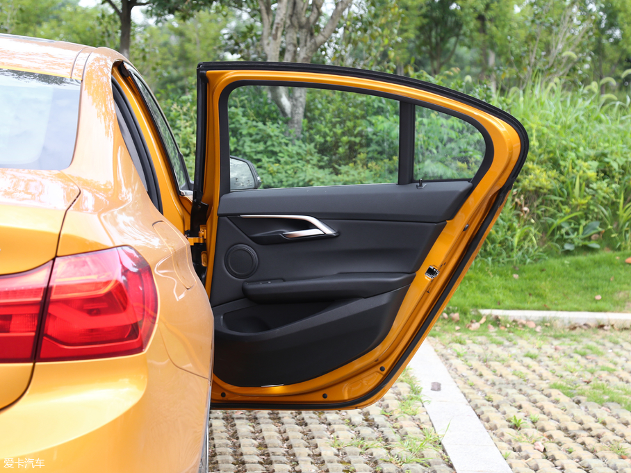 2018R1ϵ 118i OӋb