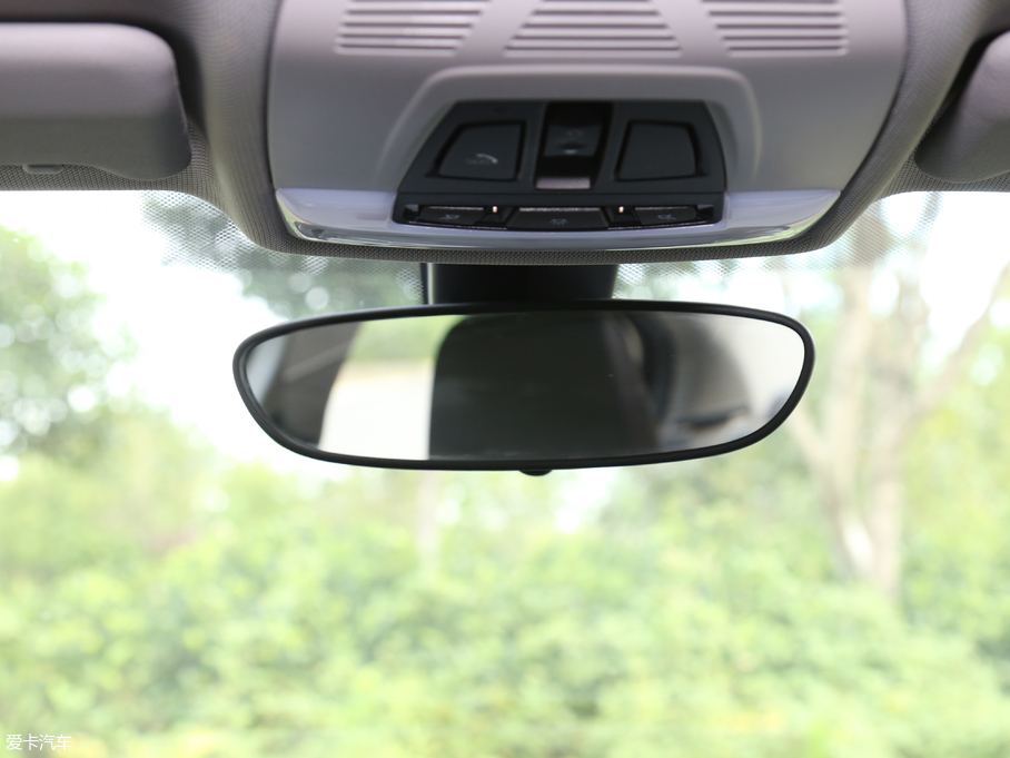 2018R1ϵ 118i OӋb