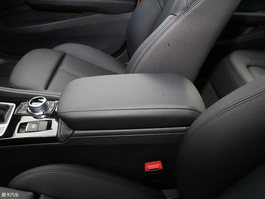 2018R1ϵ 118i OӋb