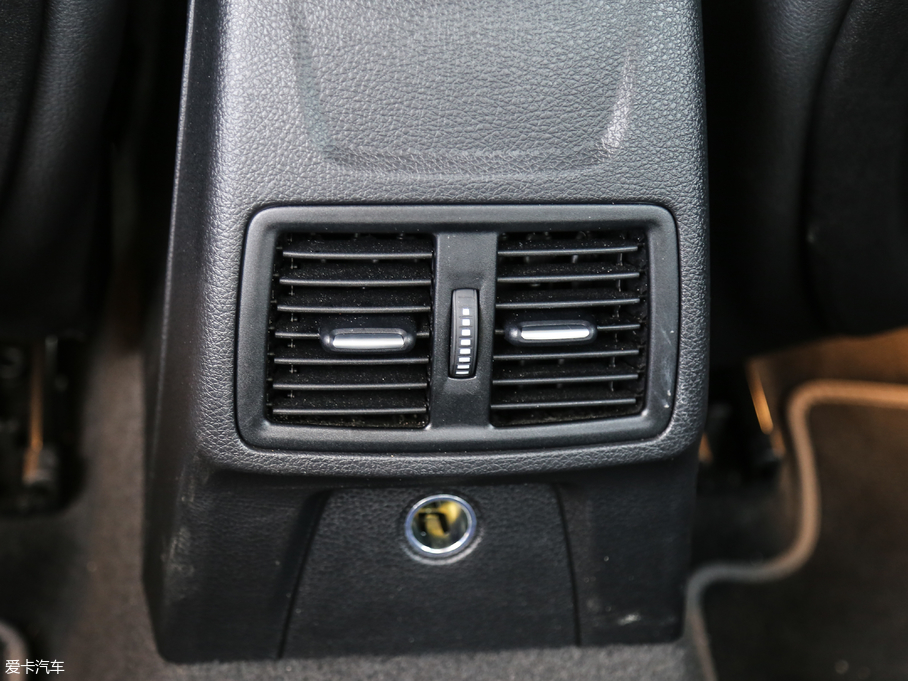 2018R1ϵ 118i OӋb