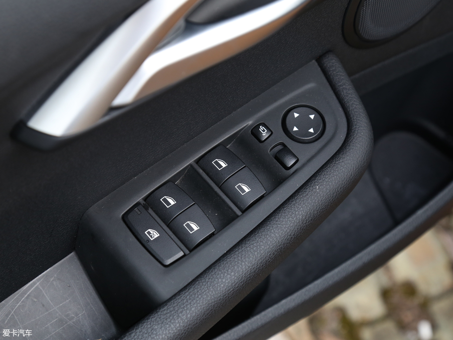 2018R1ϵ 118i OӋb