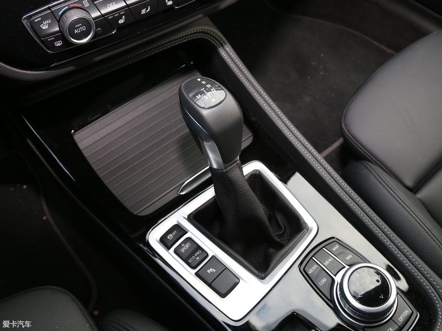 2018R1ϵ 118i OӋb