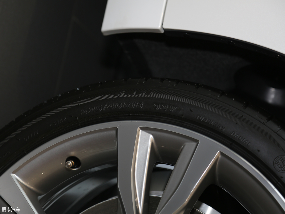 2018R1ϵ 120i OӋb