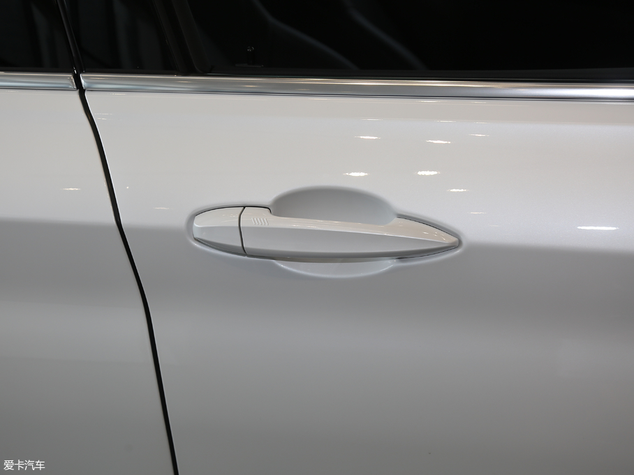 2018R1ϵ 120i OӋb