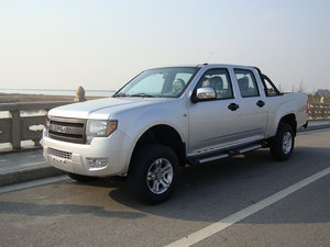 2013款2.4L 汽油标准版 整体外观