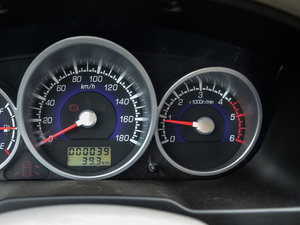 2013款2.8L 柴油手动舒适版 中控区