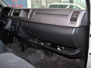 2012款2.4L 汽油基本型4G69S4N 空间座椅