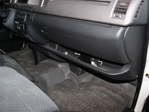 2012款2.4L 汽油基本型4G69S4N 空间座椅
