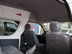 2012款2.4L 汽油基本型4G69S4N 空间座椅