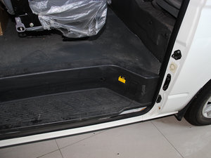 2012款2.4L 汽油基本型4G69S4N 空间座椅