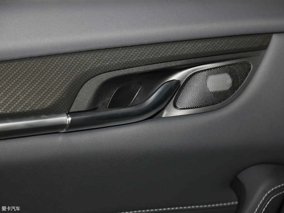 2019AV7 300T ԄF 5 VI