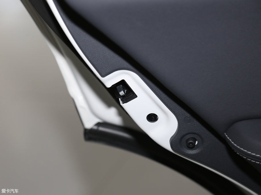 2019AV7 300T ԄF 5 VI