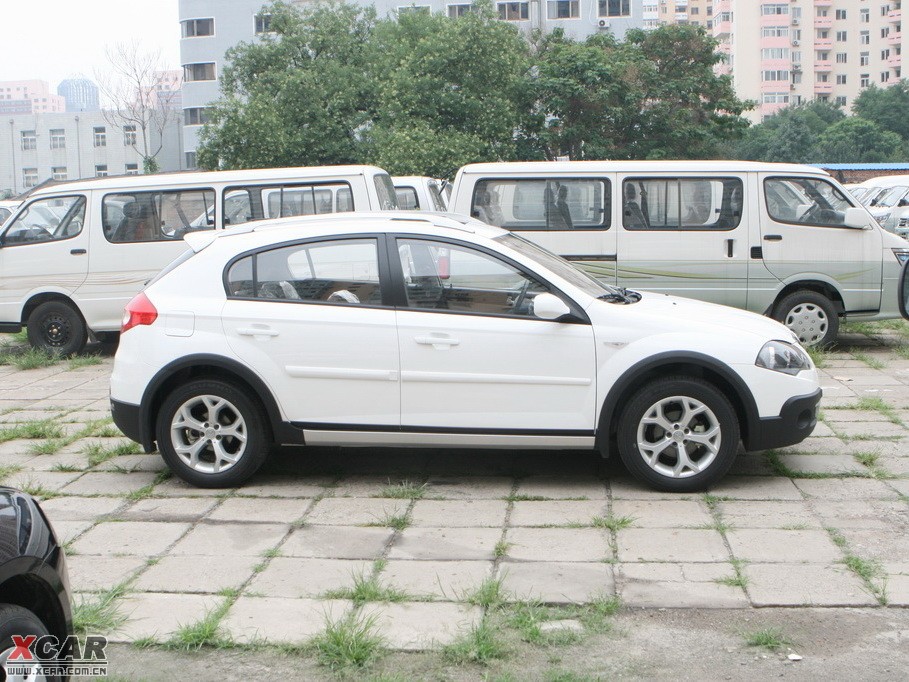 2009�����A�E��CROSS 1.5L �քӺ��A��