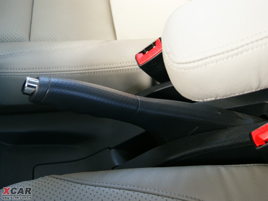 2009�����A�E��CROSS 1.5L �քӺ��A��