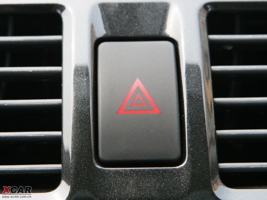 2009�����A�E��CROSS 1.5L �քӺ��A��