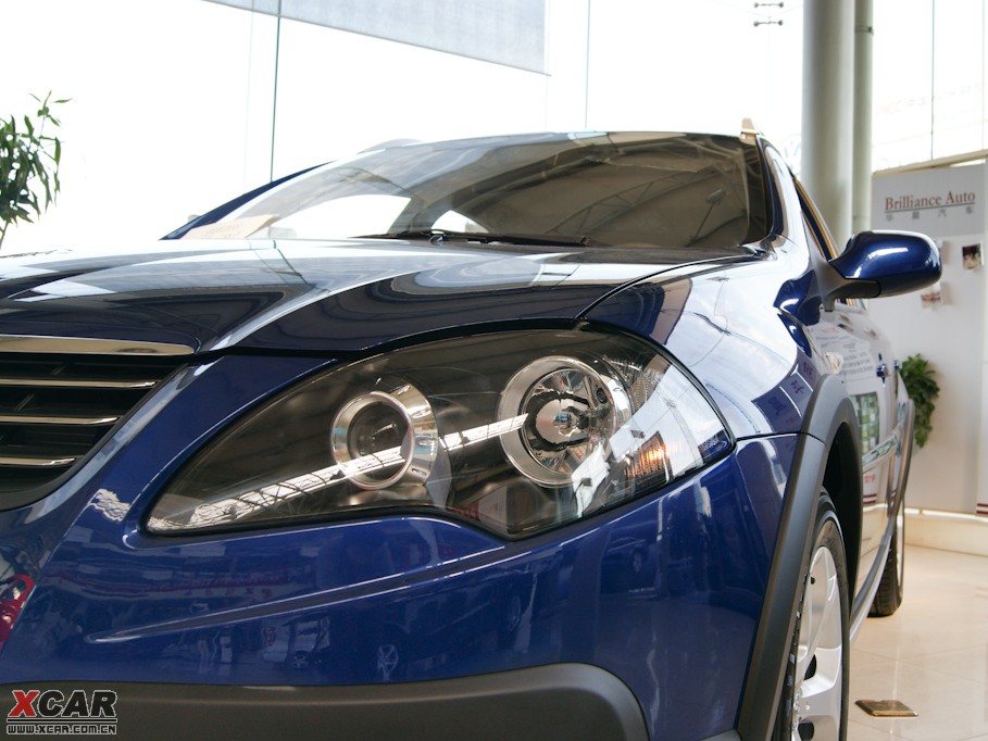 2009�����A�E��CROSS 1.5L �ք�(d��ng)���A��