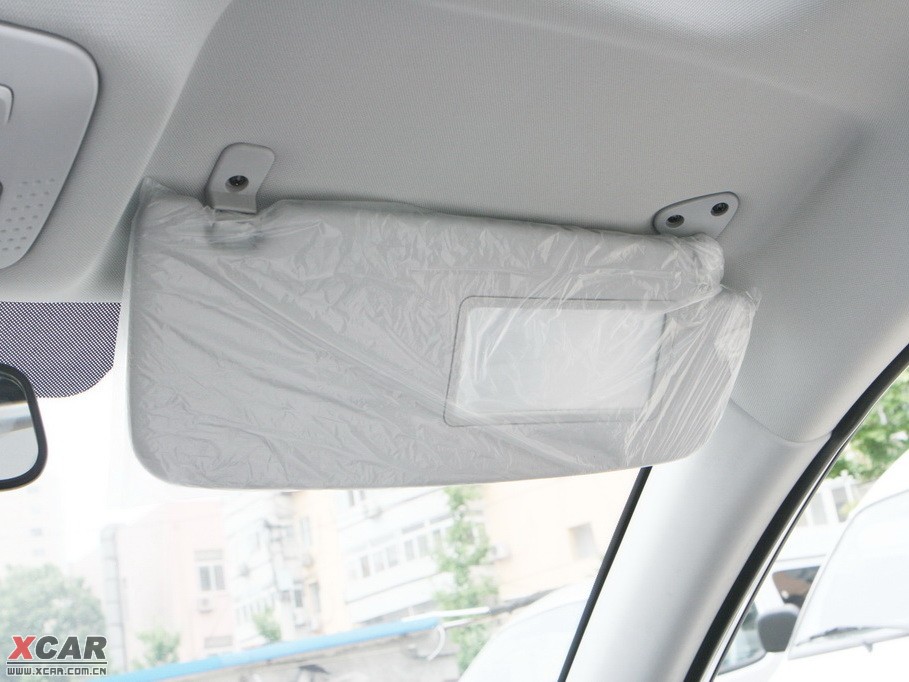 2009�����A�E��CROSS 1.5L �քӺ��A��