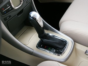 2009款1.5L 自动豪华版 换挡杆