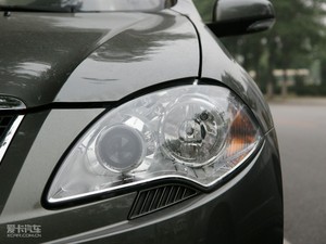 2009款1.5L 自动豪华版 大灯