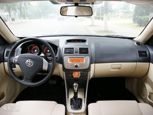 2009款1.5L 自动豪华版 内饰全景