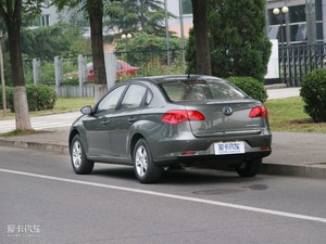 2009款1.5L 自动豪华版 整体外观