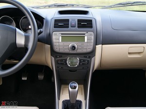 2009款1.5L 手动豪华版 中控台