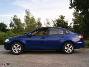 2009款1.5L 手动豪华版 整体外观
