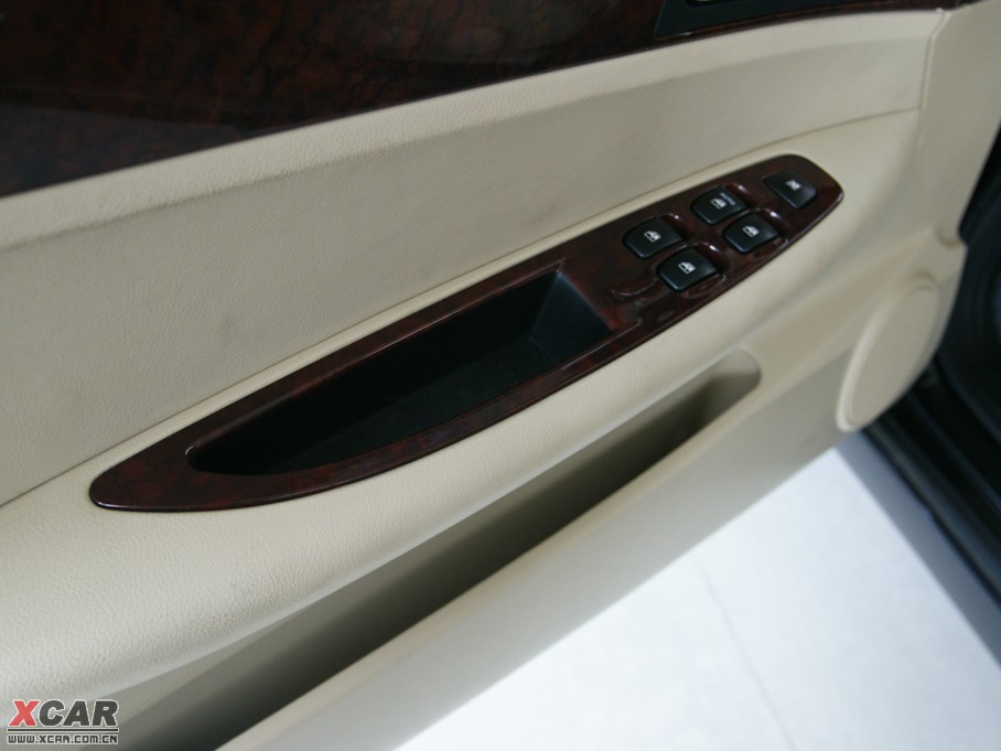 2009�����A�E�� 1.8L �քӺ��A��