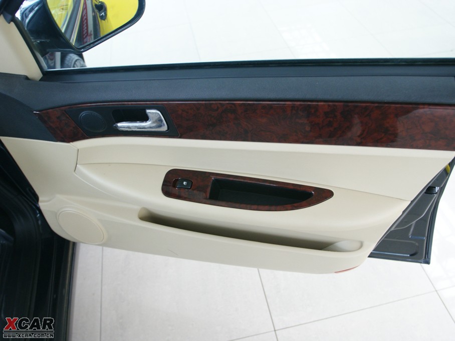 2009�����A�E�� 1.8L �քӺ��A��