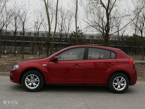 2010款1.5L 自动豪华版 整体外观