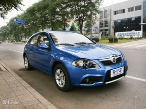 2010款1.5L 自动豪华版 整体外观