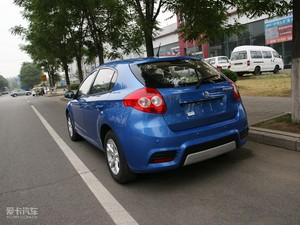 2010款1.5L 自动豪华版 整体外观