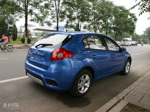 2010款1.5L 自动豪华版 整体外观