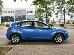 2010款1.5L 自动豪华版 整体外观
