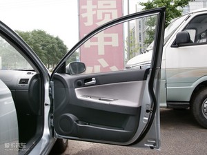 2010款1.3L 手动豪华版 空间座椅