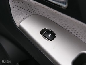 2010款1.3L 手动豪华版 空间座椅