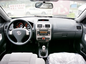 2010款1.3L 手动豪华版 内饰全景