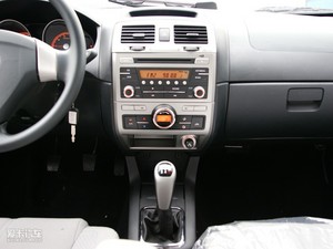 2010款1.3L 手动豪华版 中控台