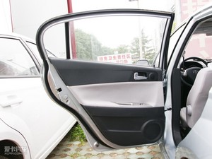2010款1.3L 手动豪华版 空间座椅