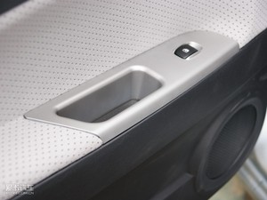2010款1.3L 手动豪华版 空间座椅