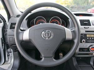 2010款1.5L 手动豪华版 方向盘