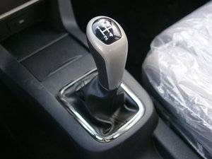 2010款1.5L 手动豪华版 换挡杆