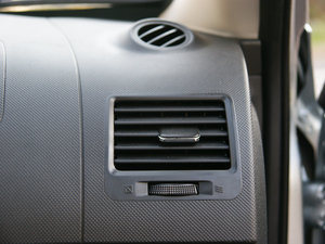 2010款1.5L 手动豪华版 中控区