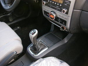 2010款1.5L 手动豪华版 中控区