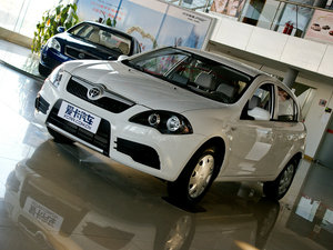 2010款1.5L 手动舒适版 整体外观