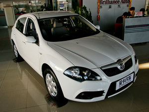 2010款1.5L 手动舒适版 整体外观